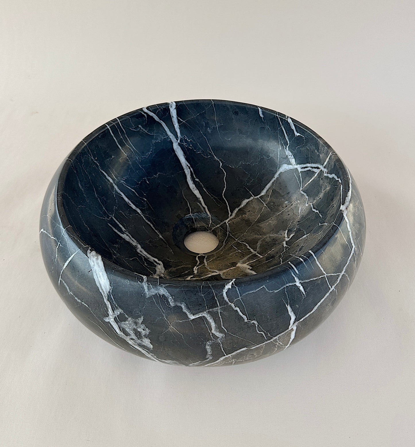 BLACK ROUND MARBLE SINK
