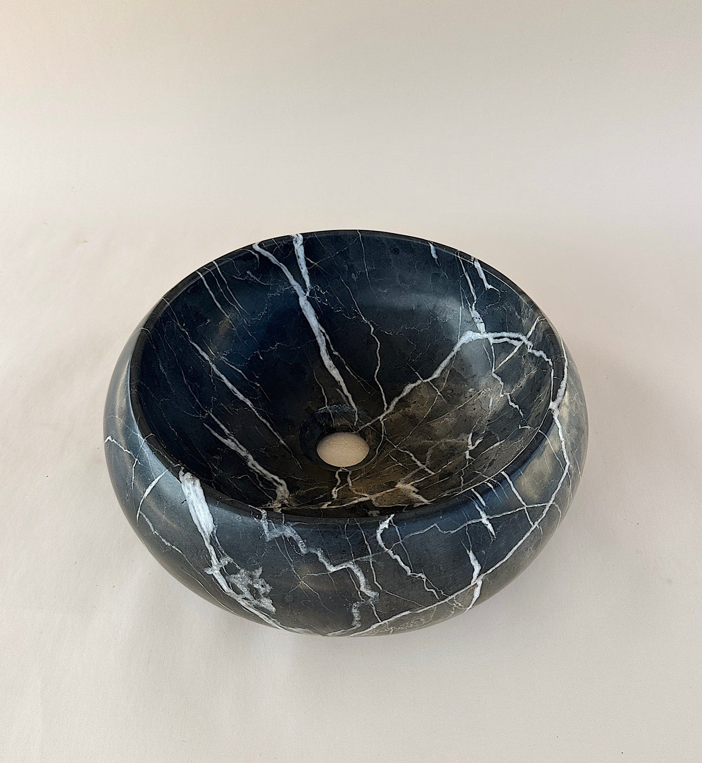BLACK ROUND MARBLE SINK