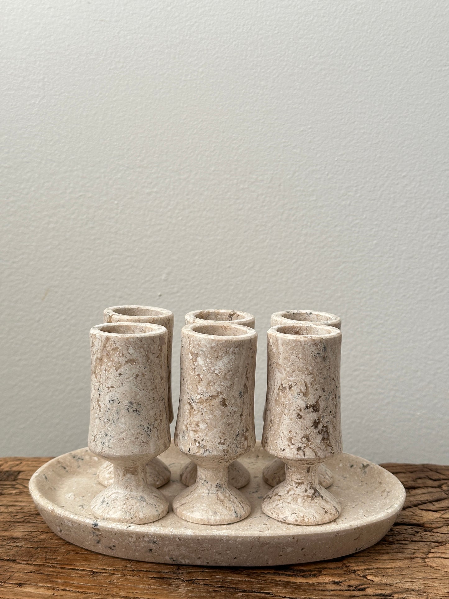 FLUTED TRAVERTINE TEQUILEROS