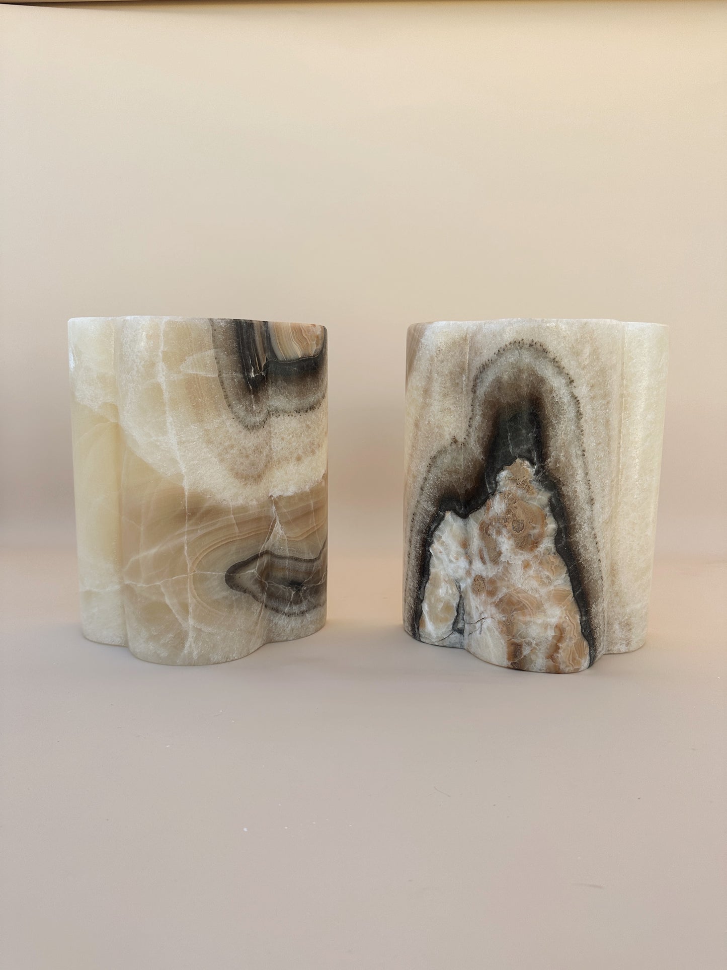 EMILIA FLUTED TRAVERTINE SCONCE